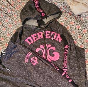 Hoodie and sweat pants outfit